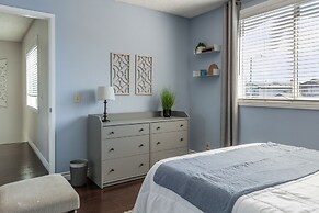 Covello 3 Br W/ Backyard North Hollywood 3 Bedroom Home by RedAwning