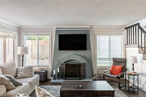 Covello 3 Br W/ Backyard North Hollywood 3 Bedroom Home by RedAwning