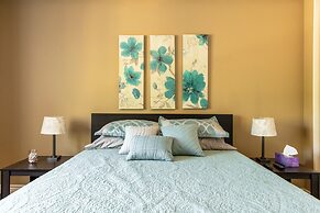 Covello 3 Br W/ Backyard North Hollywood 3 Bedroom Home by RedAwning