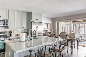 Covello 3 Br W/ Backyard North Hollywood 3 Bedroom Home by RedAwning