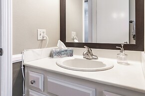 Covello 3 Br W/ Backyard North Hollywood 3 Bedroom Home by RedAwning