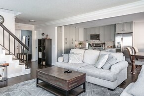 Covello 3 Br W/ Backyard North Hollywood 3 Bedroom Home by RedAwning