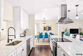 Modern 3br Pool Game Room 3 Bedroom Home by RedAwning