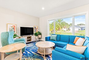 Modern 3br Pool Game Room 3 Bedroom Home by RedAwning