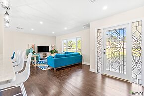 Modern 3br Pool Game Room 3 Bedroom Home by RedAwning