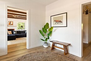 Fox Manor The Ultimate Fresno Getaway 5 Bedroom Home by RedAwning