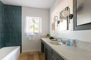 Fox Manor The Ultimate Fresno Getaway 5 Bedroom Home by RedAwning