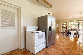 Fox Manor The Ultimate Fresno Getaway 5 Bedroom Home by RedAwning