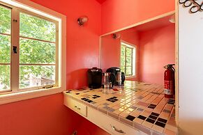 Fox Manor The Ultimate Fresno Getaway 5 Bedroom Home by RedAwning