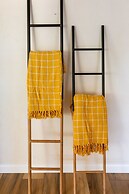 Fox Manor The Ultimate Fresno Getaway 5 Bedroom Home by RedAwning