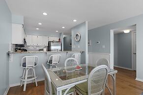 Breakers C32 2 Bedroom Condo by RedAwning