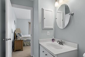 Breakers C32 2 Bedroom Condo by RedAwning