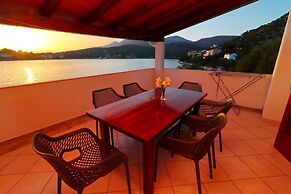 Seafront Apartments Anthony