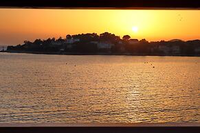 Seafront Apartments Anthony