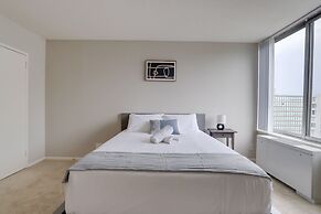 Prime Location Apartment at Crystal City