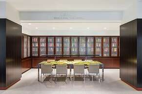 Prime Location Apartment at Crystal City