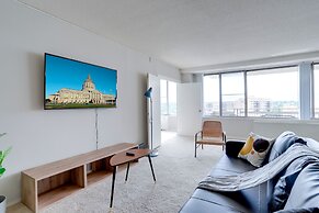 Prime Location Apartment at Crystal City
