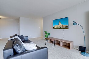Prime Location Apartment at Crystal City