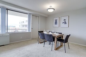 Prime Location Apartment at Crystal City