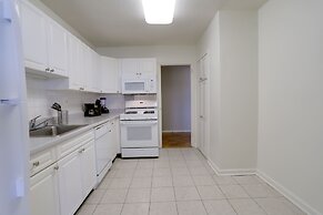 Prime Location Apartment at Crystal City