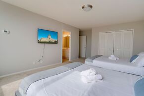 Prime Location Apartment at Crystal City