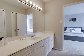 Prime Location Apartment at Crystal City