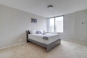 Prime Location Apartment at Crystal City