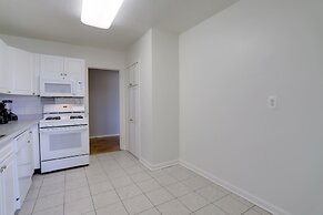 Prime Location Apartment at Crystal City