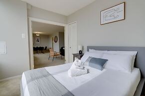 Prime Location Apartment at Crystal City