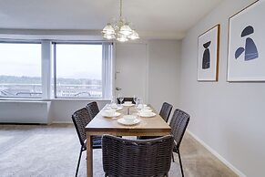 Exceptional Apartment  Crystal City