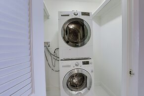 Exceptional Apartment  Crystal City