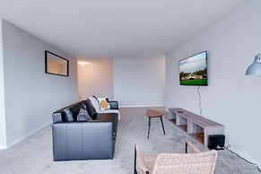 Exceptional Apartment  Crystal City