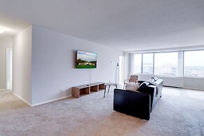 Exceptional Apartment  Crystal City