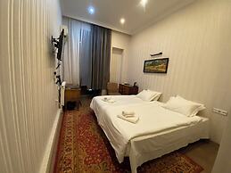 Hotel The Builder 124