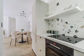Lumina 4-room apart near Pałac Kultury