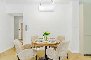Lumina 4-room apart near Pałac Kultury