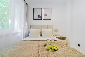 Lumina 4-room apart near Pałac Kultury