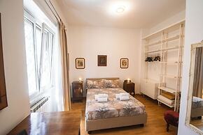 Green Hill Apartment