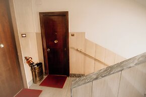 Green Hill Apartment