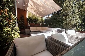 Green Hill Apartment