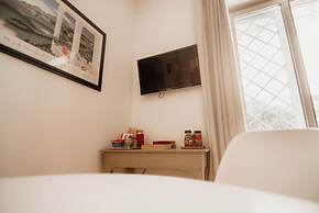 Green Hill Apartment