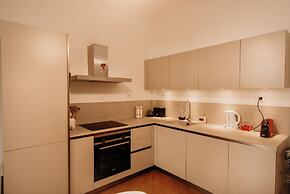 Green Hill Apartment