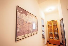 Green Hill Apartment