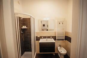 Green Hill Apartment