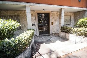 Green Hill Apartment