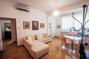 Green Hill Apartment