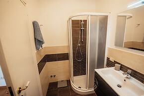 Green Hill Apartment