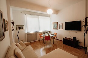 Green Hill Apartment