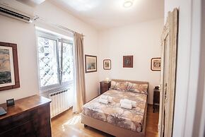 Green Hill Apartment