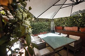 Green Hill Apartment